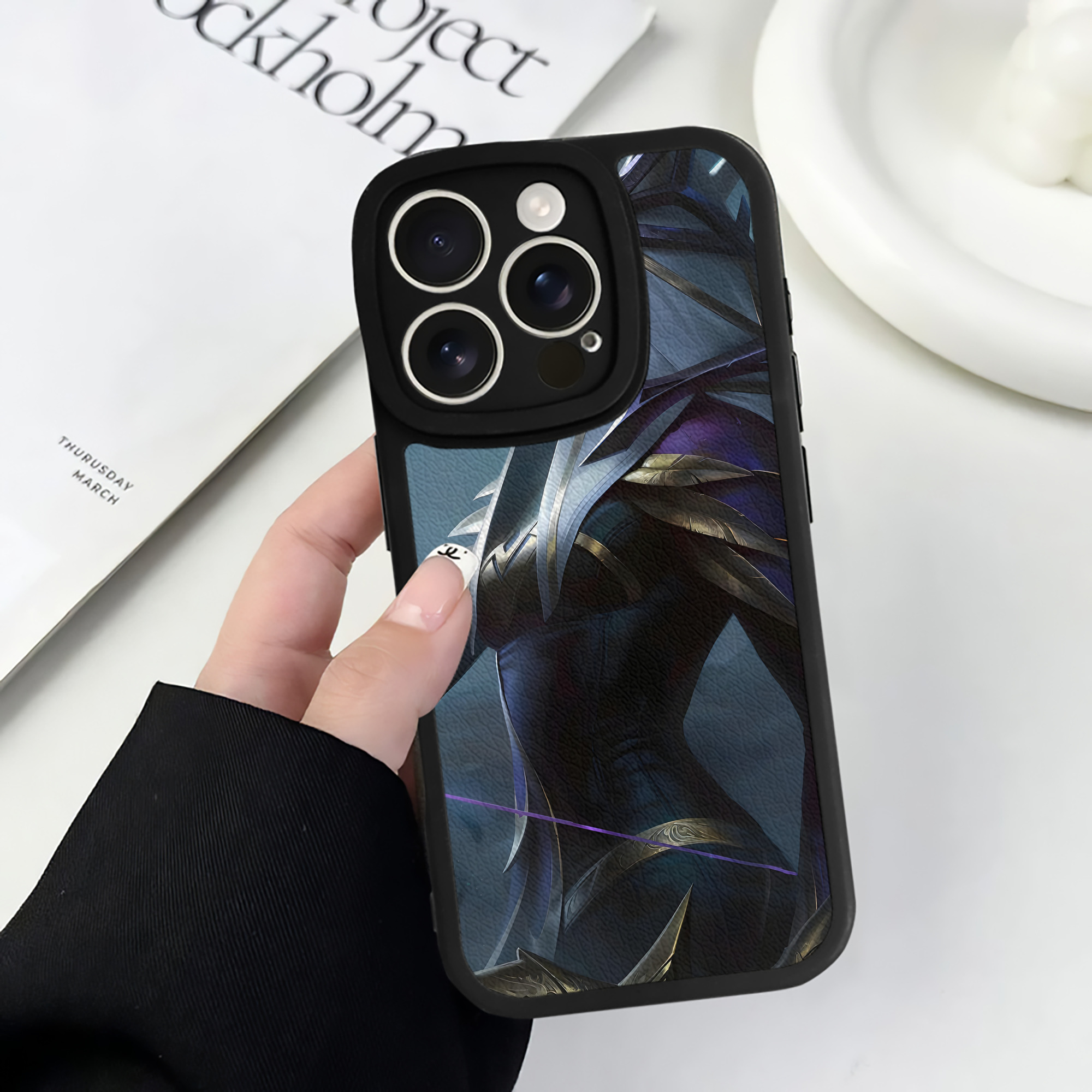 （画像用） リーグ・オブ・レジェンド League of Legends LOL 【iPhone 16シリーズ対応】シリコンスマホケース（レザー調） 材質：シリコン